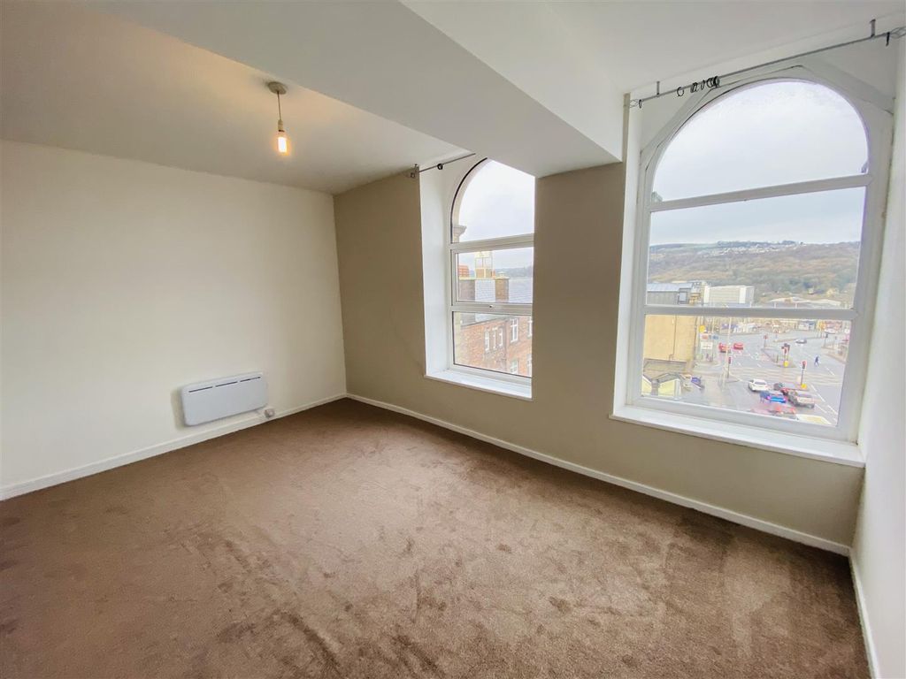 Property photo 2 of 13 Flat3Bankdale3.Jpg