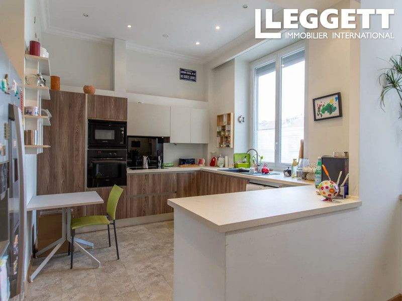 Property photo 2 of 6