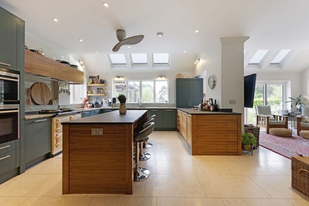 Property photo 2 of 59 Kitchen