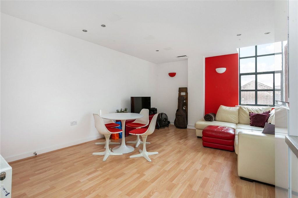 Property photo 3 of 9 Picture No. 19