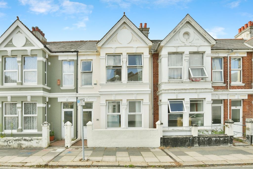 Property photo 1 of 17