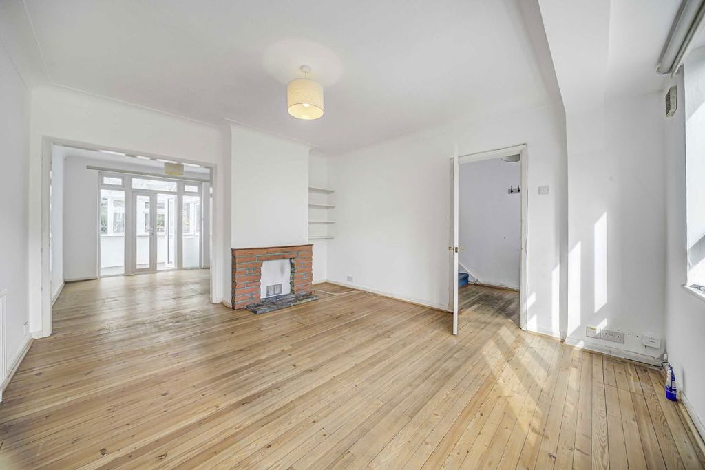 Property photo 2 of 9