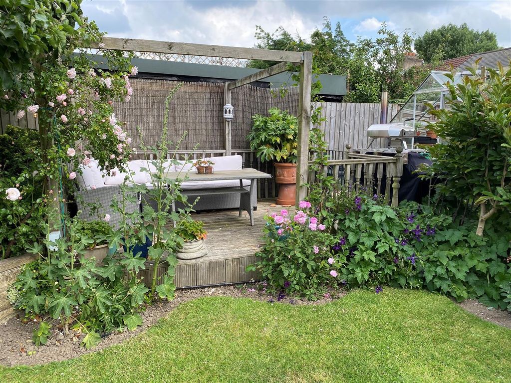 Property photo 2 of 27 Moorside Garden 1.Jpg