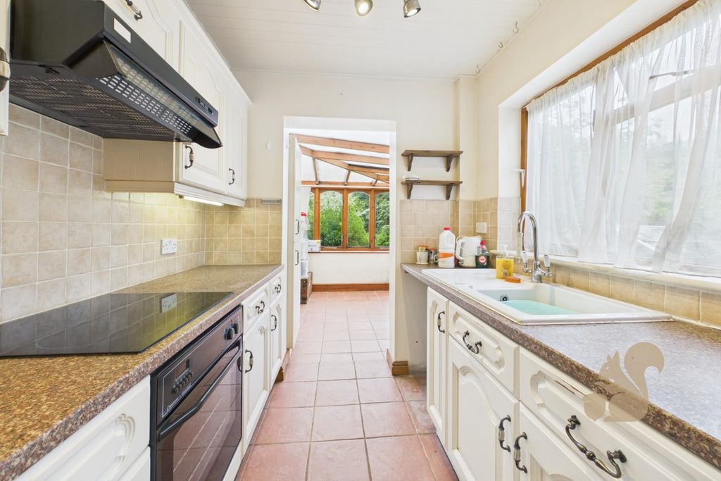 Property photo 2 of 18 Kitchen