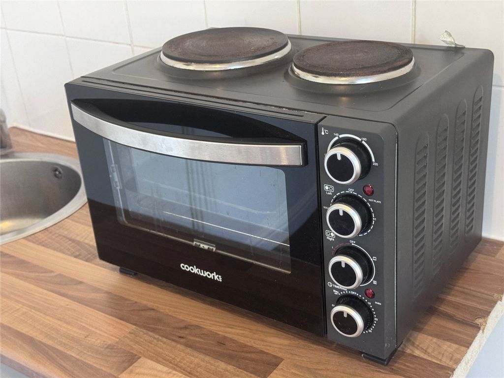 Property photo 3 of 8 3