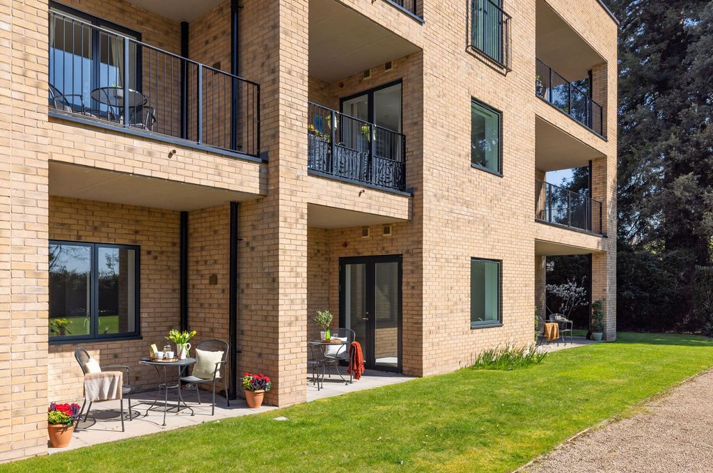 Property photo 1 of 5