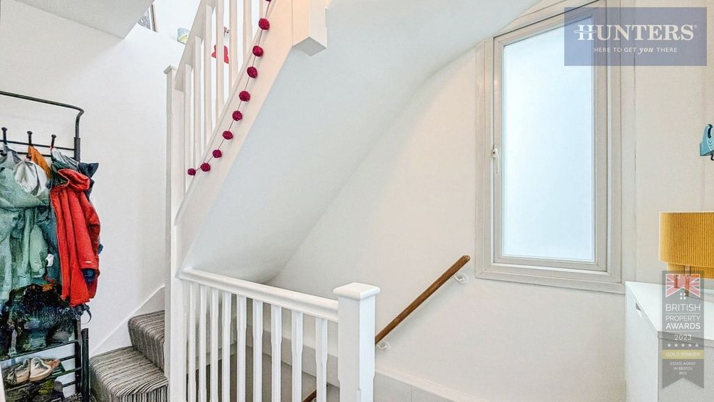 Property photo 3 of 17 Pbox-Img.Jpg