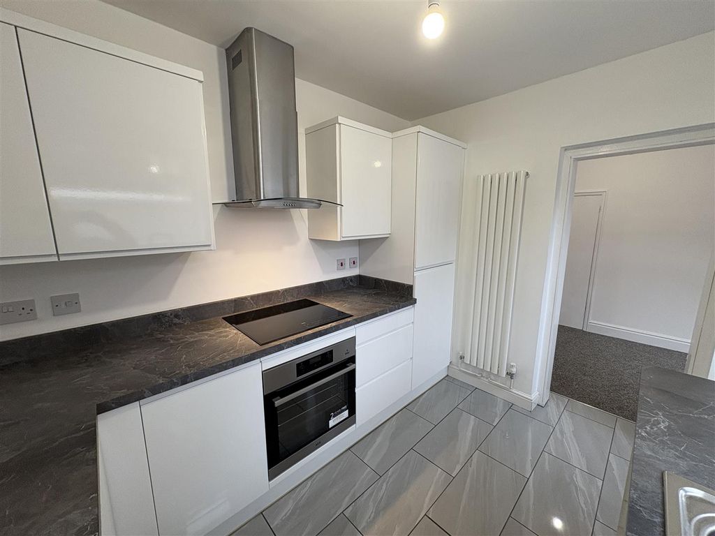 Property photo 2 of 14 Kitchen