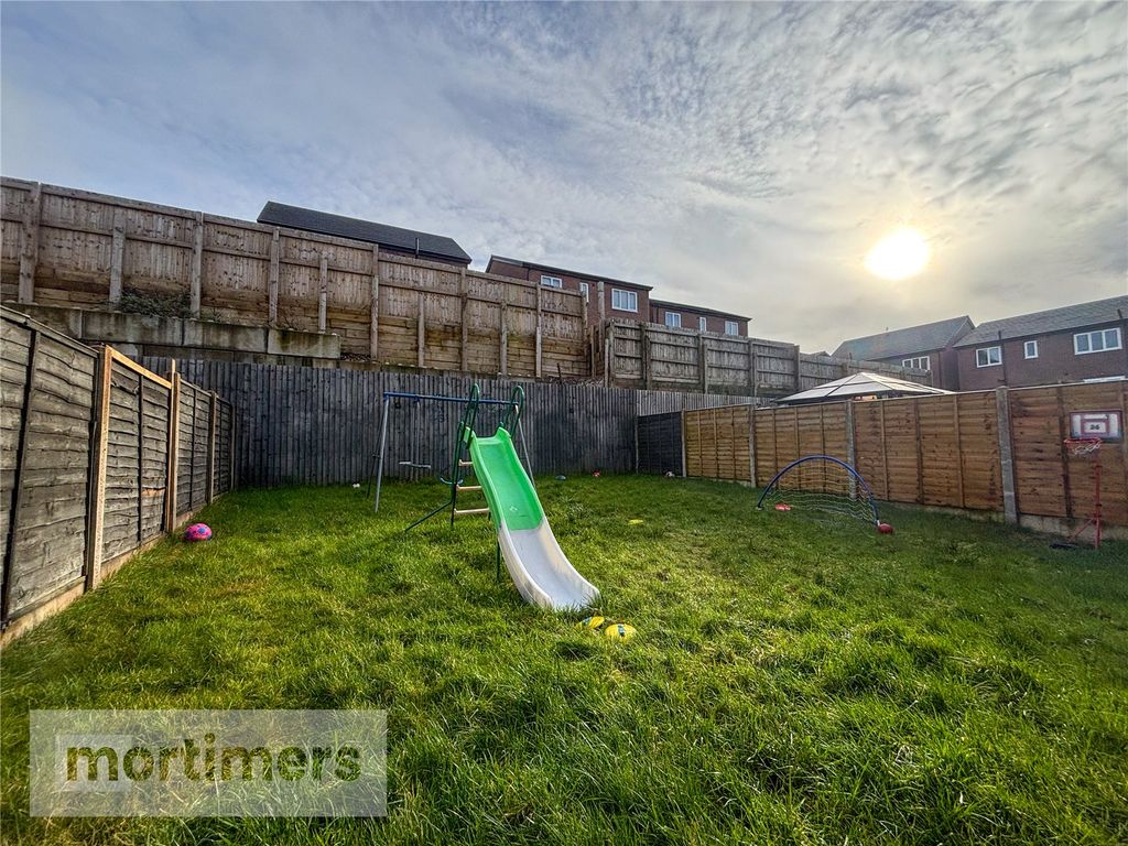 Property photo 2 of 18 Garden