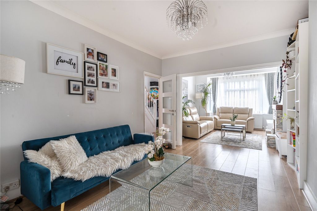 Property photo 2 of 16 Picture No. 11