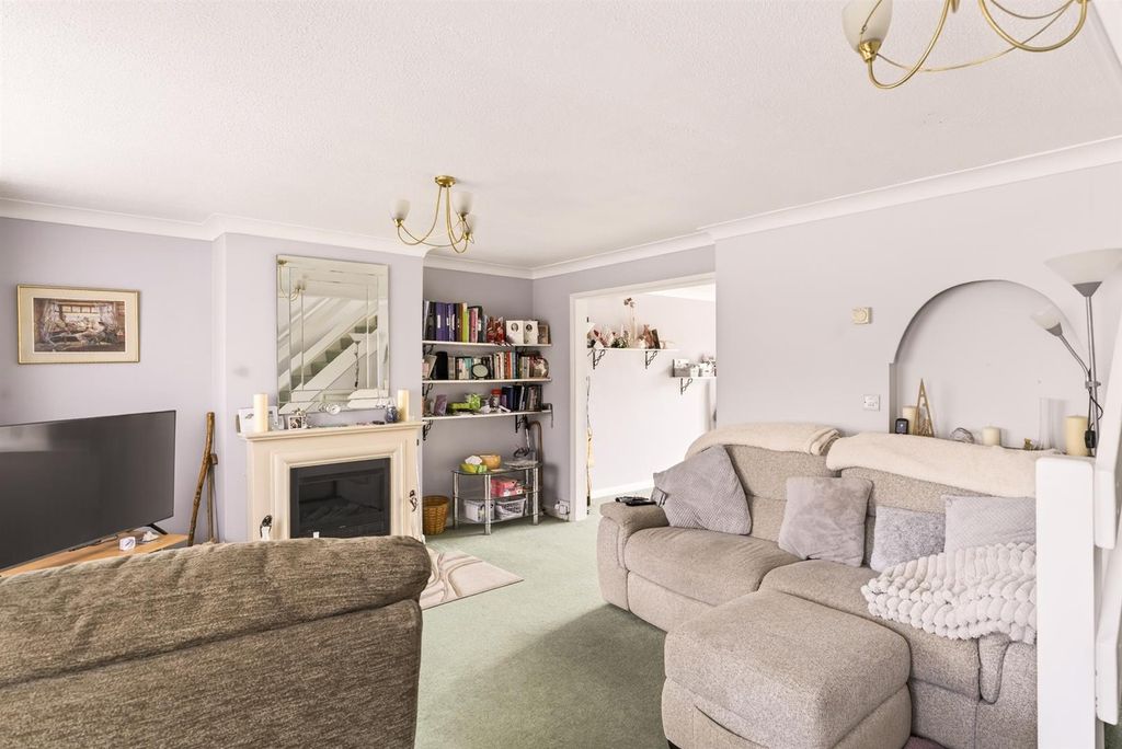 Property photo 2 of 23 4 Lavant Close Final-19.Jpg