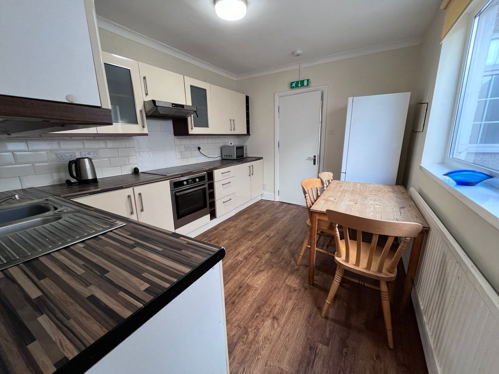 Property photo 3 of 14 Dining Room