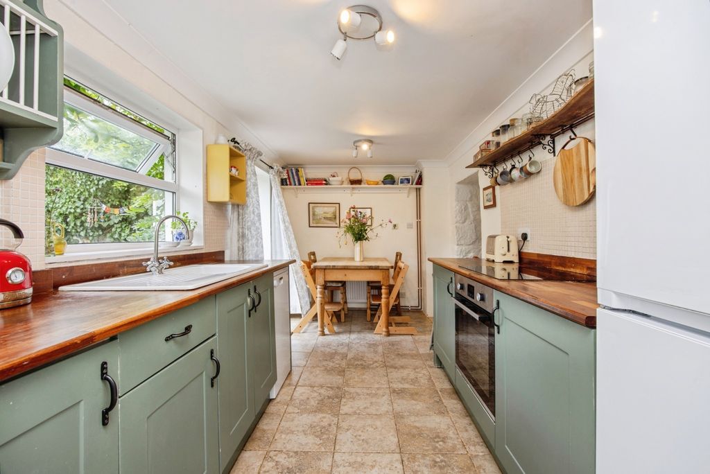 Property photo 3 of 24 Pbox-Img.Jpg