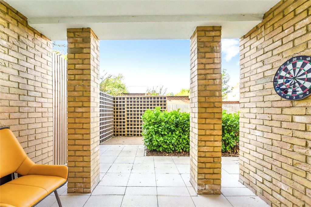 Property photo 2 of 19 Picture No. 23