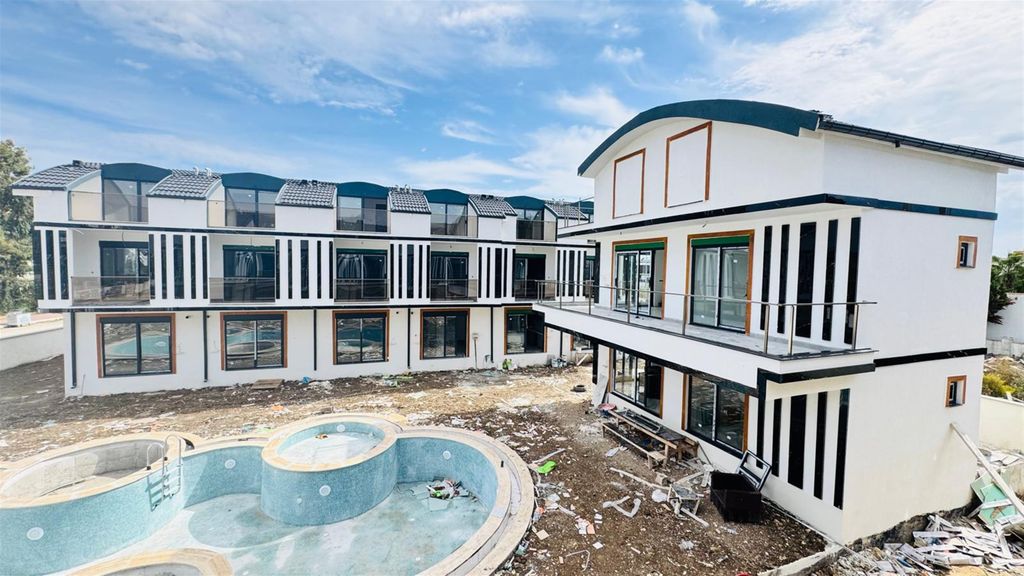 Property photo 2 of 18 Newly Built Apartments For Sale In Belek - Communal Swimming Pool And Sun Terraces