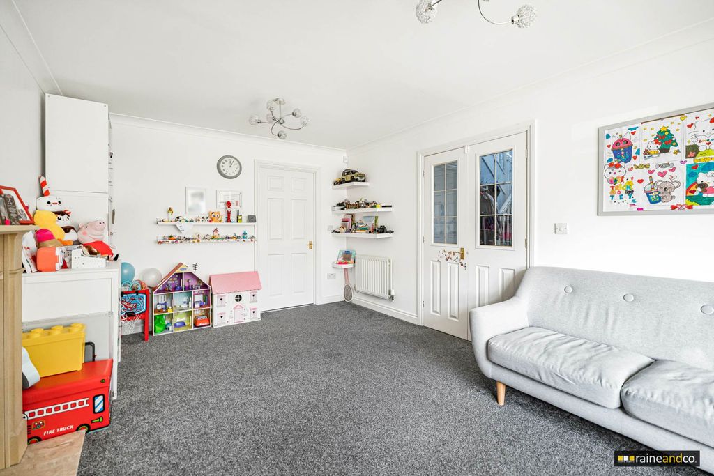 Property photo 3 of 31