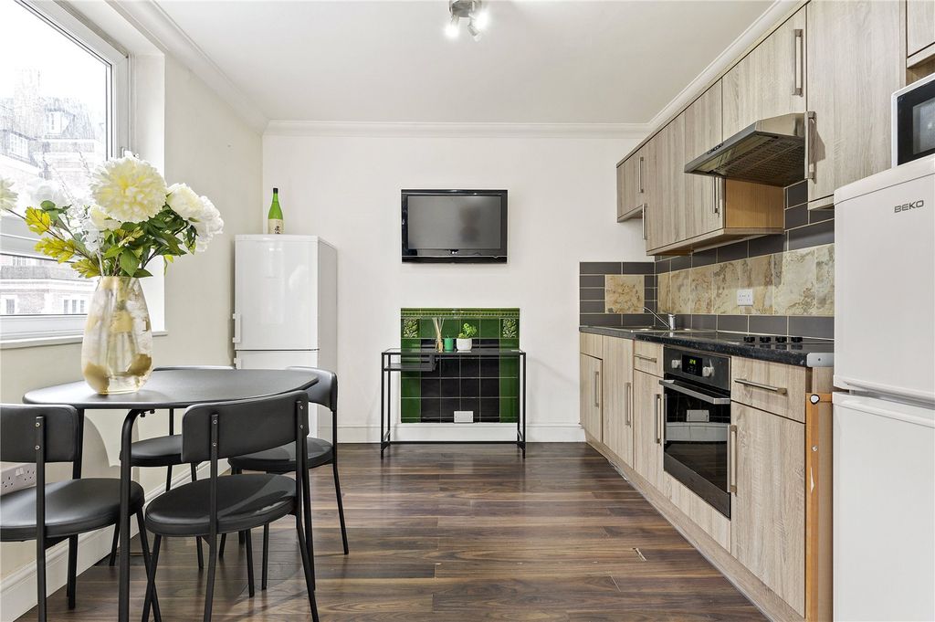 Property photo 1 of 12 Kitchen Diner