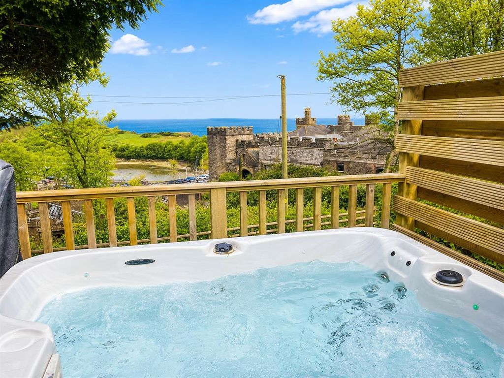 Property photo 1 of 7 Hot Tub