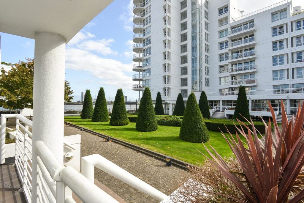 Property photo 2 of 11 Picture No. 18