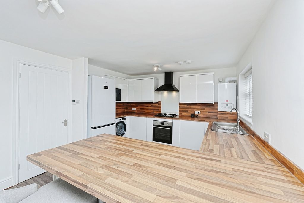 Property photo 3 of 15 Pbox-Img.Jpg