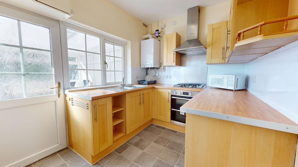 Property photo 2 of 20 4564022