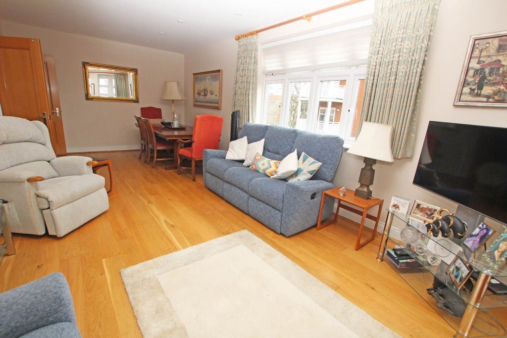 Additional image 11 of 3 bed flat for saleDarley Road, Eastbourne BN20