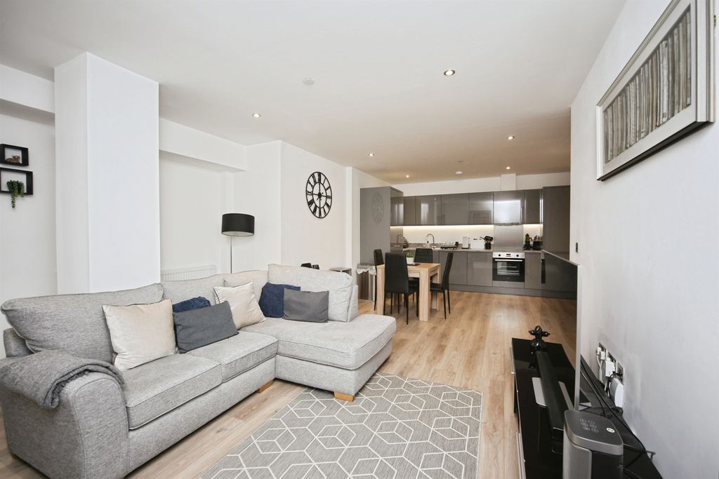 Property photo 3 of 16