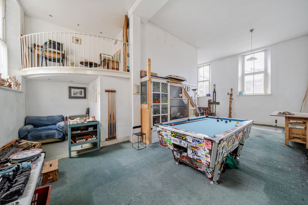 Property photo 2 of 18 Picture No. 14