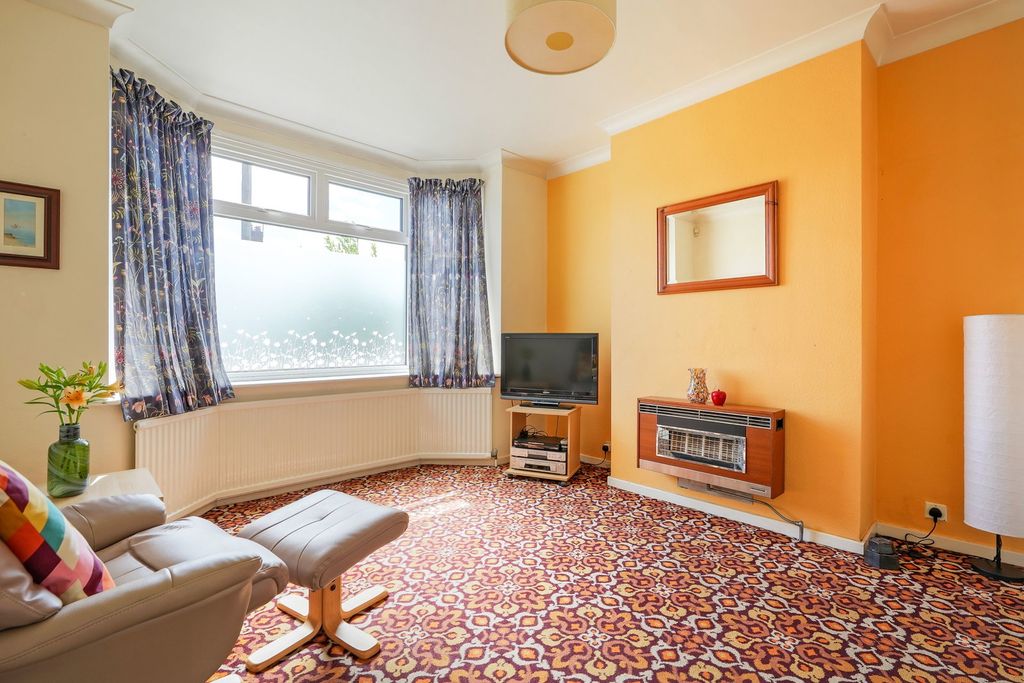 Property photo 2 of 29