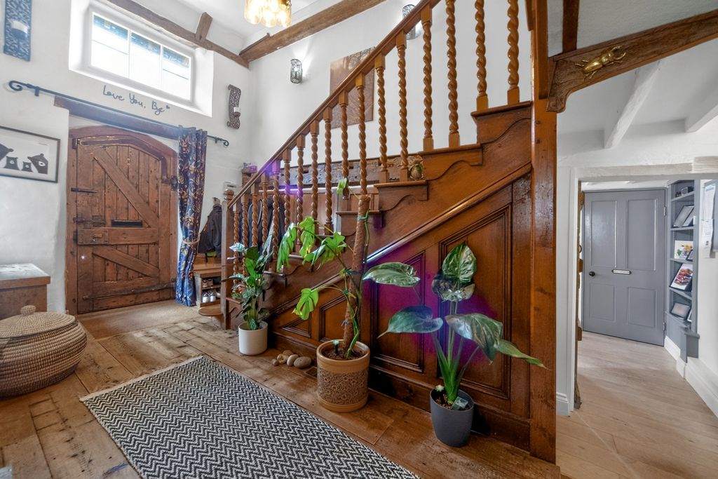 Property photo 3 of 25 Pbox-Img.Jpg