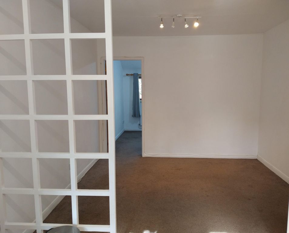 Property photo 3 of 7 (Main)
