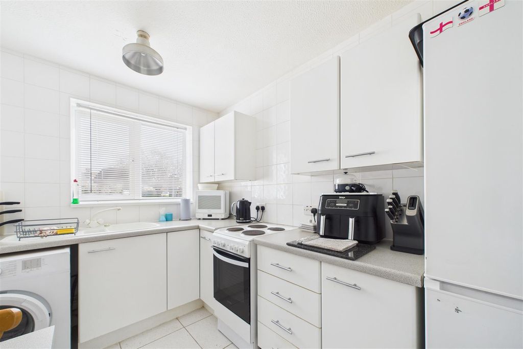 Property photo 3 of 8 Cam01894G0-Pr0263-Still022.Jpg