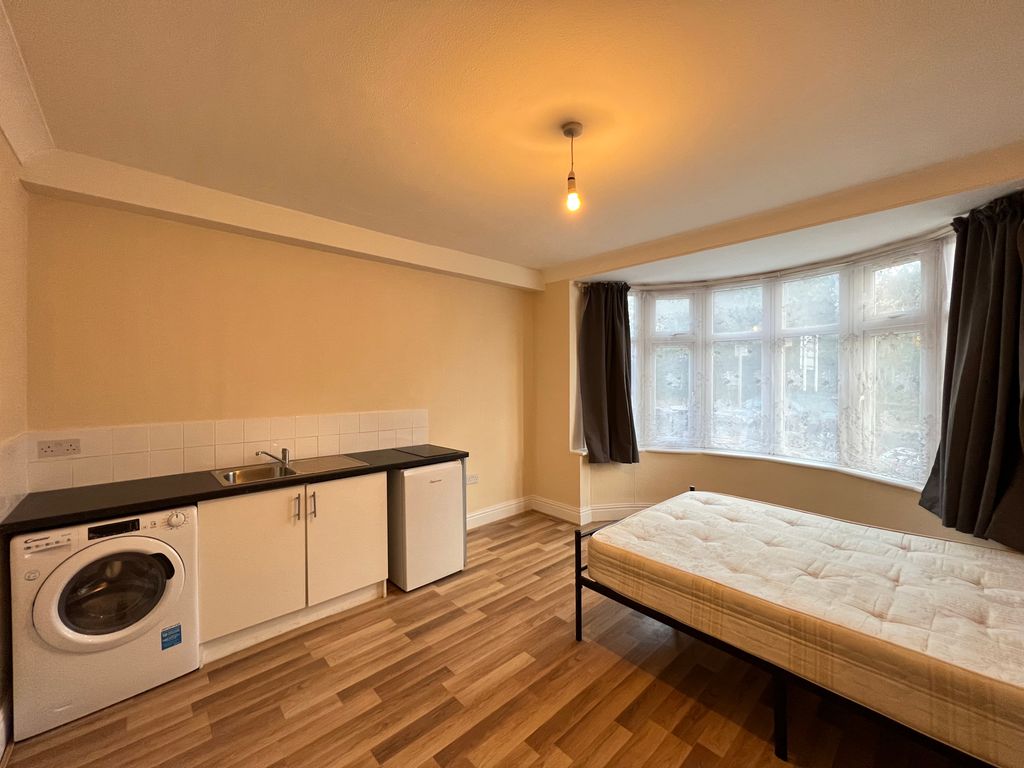 Property photo 1 of 3