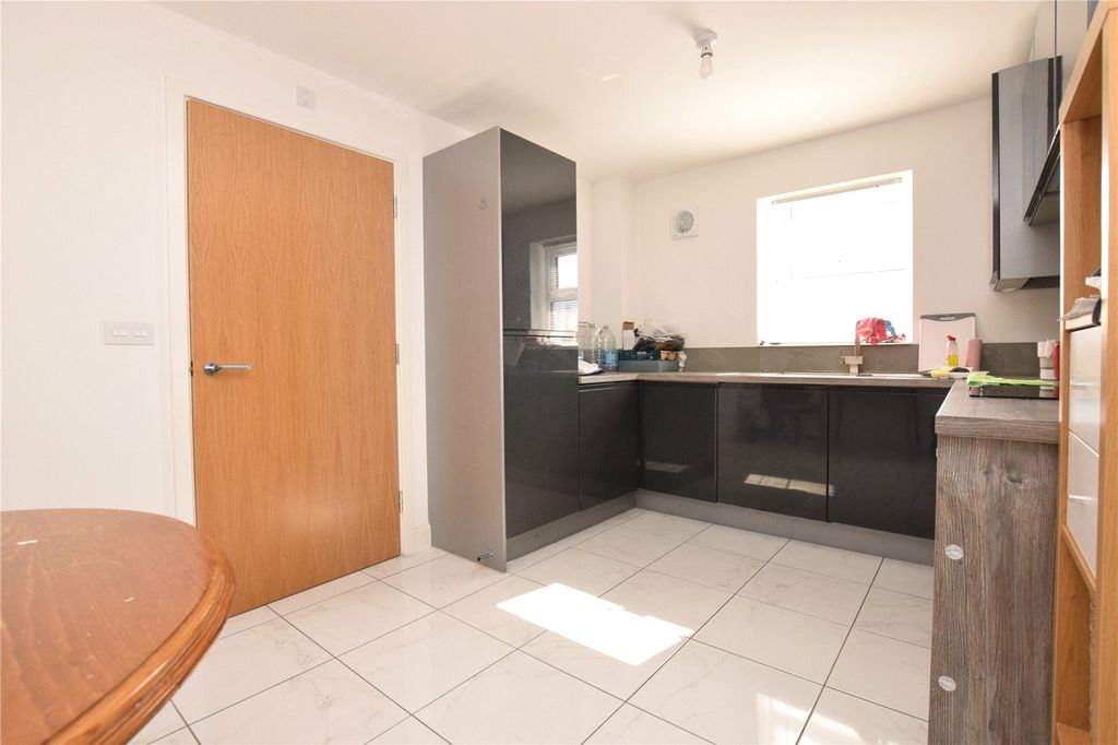 Property photo 3 of 19 Picture No. 17