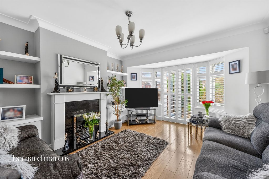 Property photo 2 of 20