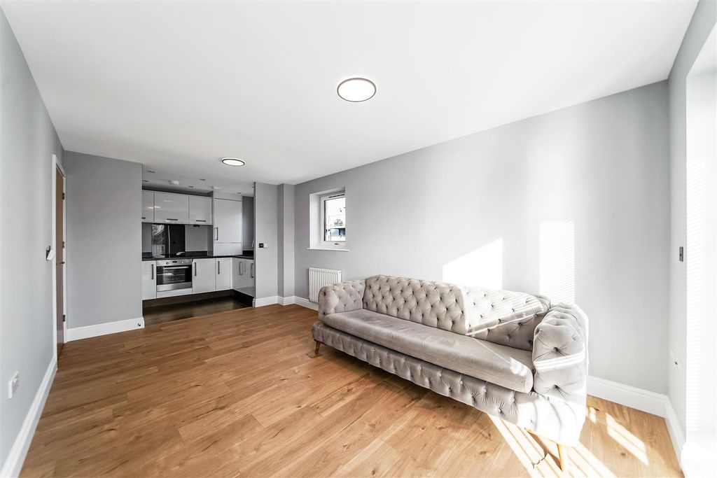 Property photo 2 of 10 Dsc04035.Jpg