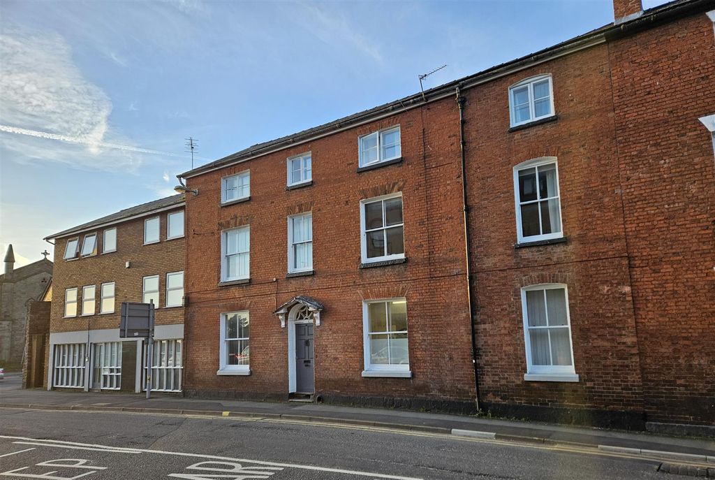 Property photo 2 of 6 Photo 2.Jpg