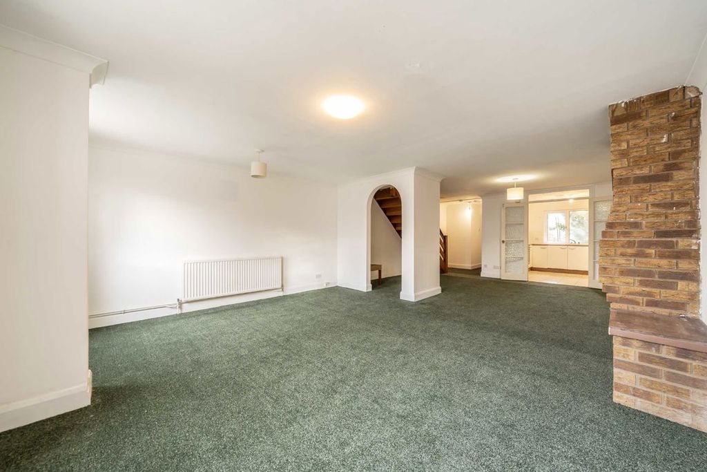 Property photo 3 of 13