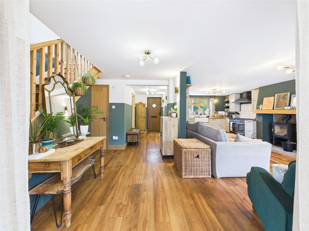 Property photo 3 of 25 Open Plan