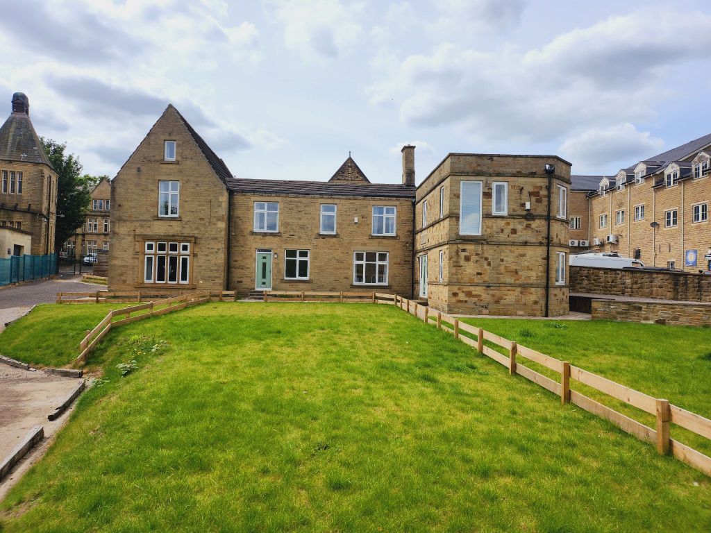 Property photo 1 of 34 Photograph 1