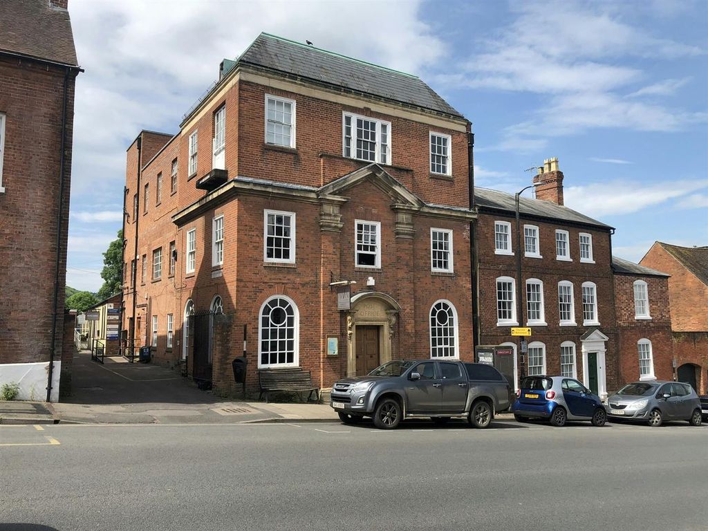 Property photo 1 of 8 Frontage