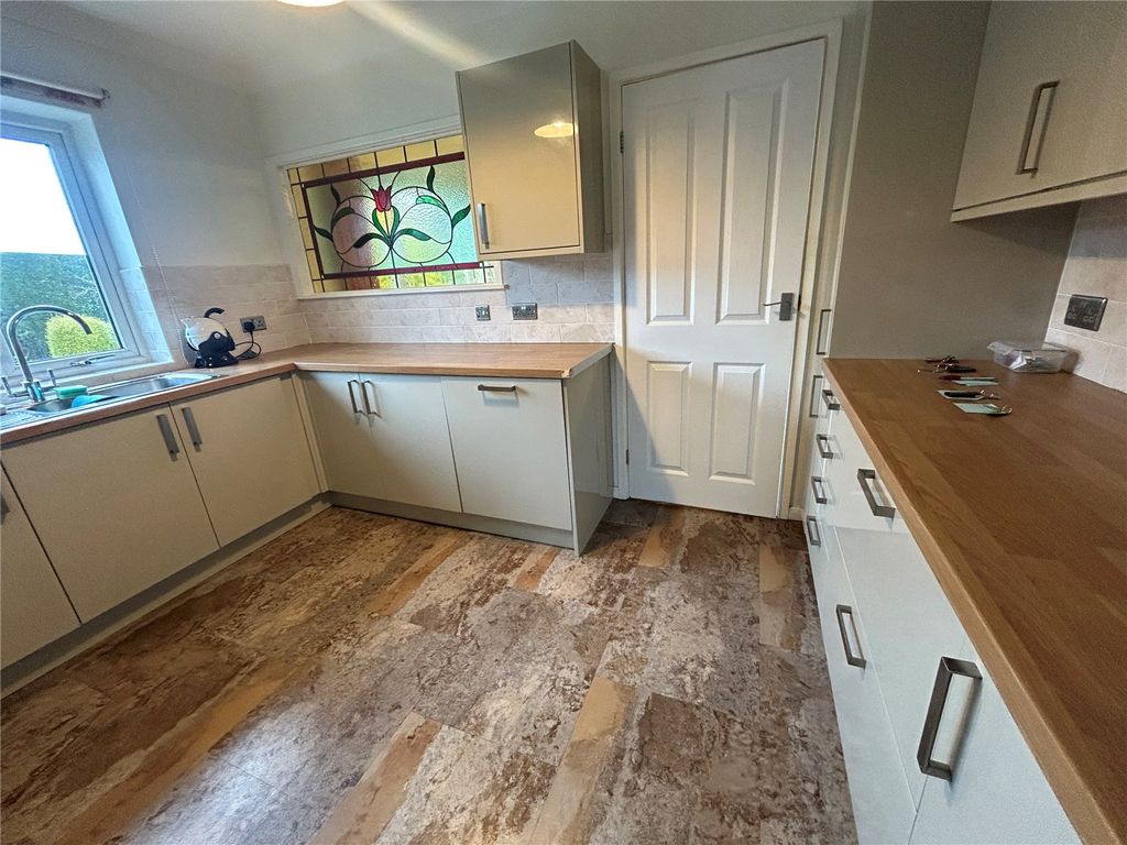 Property photo 3 of 19 Picture No. 11