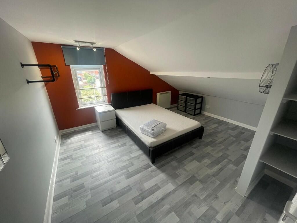 Property photo 1 of 5 Bedroom