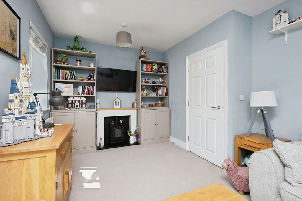 Property photo 3 of 17 Photo