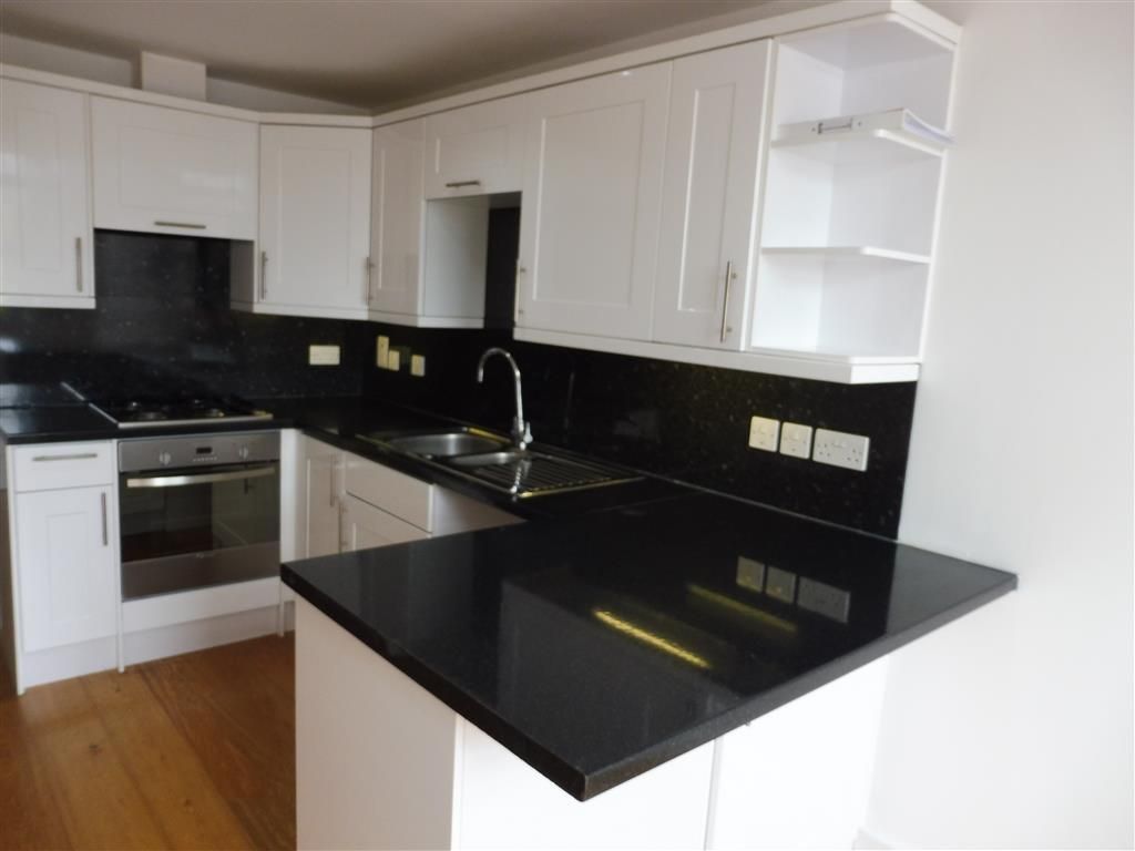 Property photo 2 of 6 Kitchen