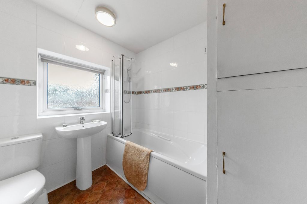 Property photo 2 of 26