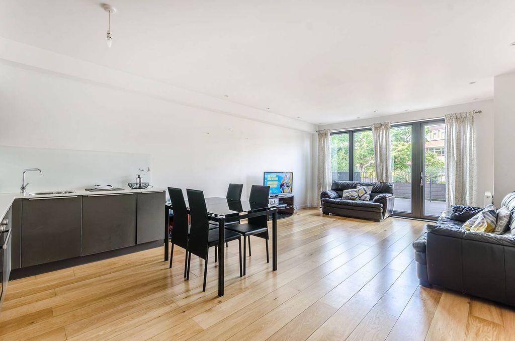 Property photo 2 of 12