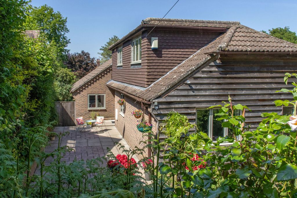 Property photo 1 of 27