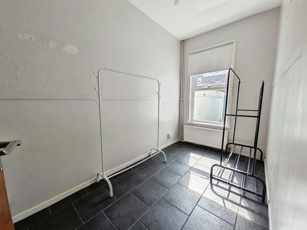 Property photo 3 of 10 Pbox-Img.Jpg