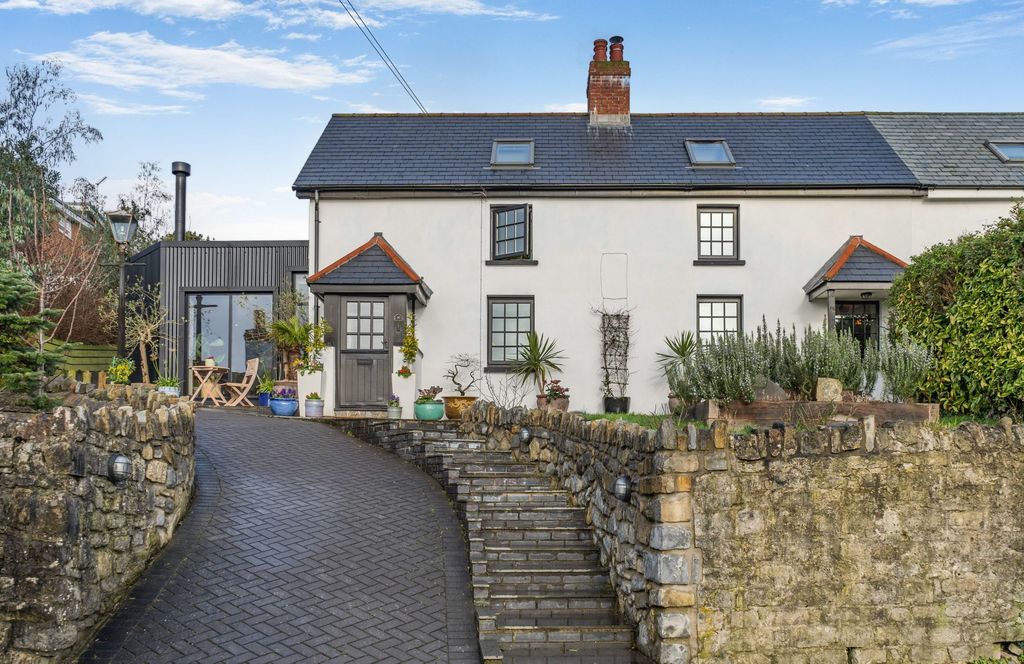 Property photo 1 of 39